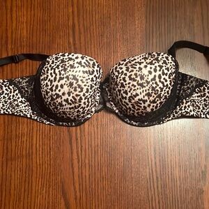 Victoria’s Secret cheetah print push up bra! 38 D, with lace detail!